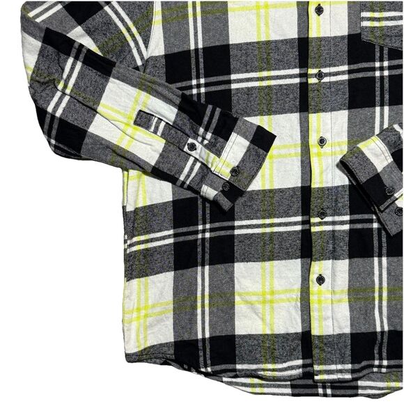 Cakeworthy Beetlejuice Flannel Unisex L The Ghost With The Most Halloween RARE - Picture 4 of 11